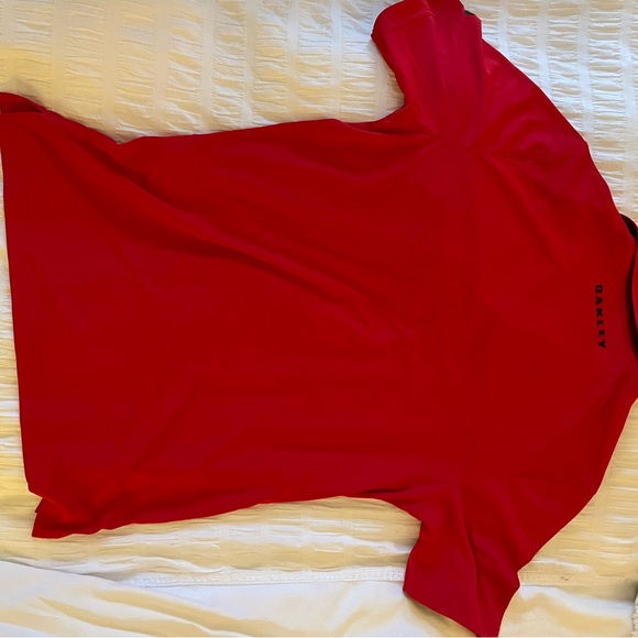 Oakley Can’t Miss Red - Picture 3 of 4